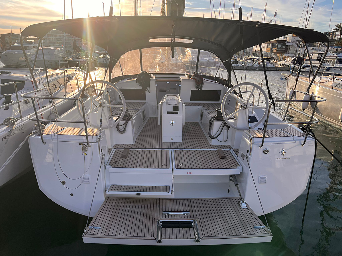 Noleggio barca a vela in Costa Smeralda - Jeanneau Sun Odyssey 490 Melusina ormeggiata a Marina di Portisco